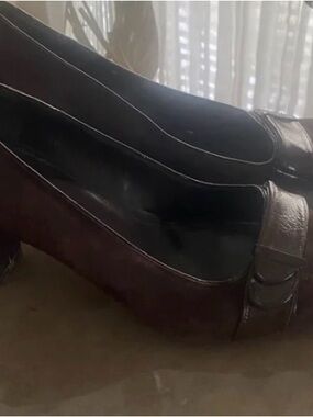 Women’s Enzo Angeolini Brown Pumps Heels Size 9